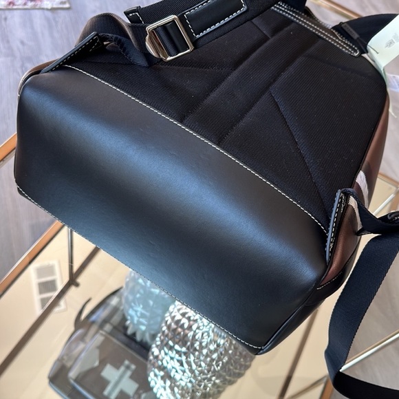 Authentic Burberry backpack - Picture 8 of 16